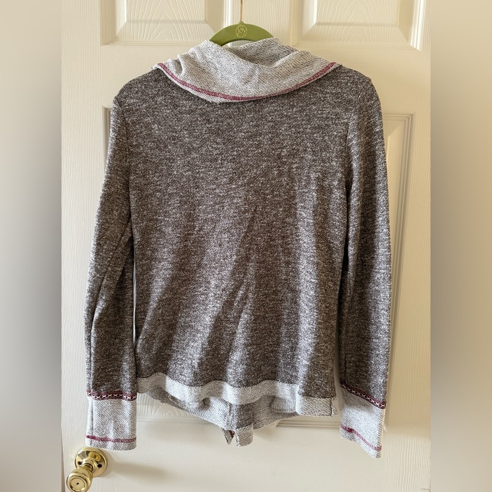 Hem & Thread asymmetrical sweatshirt • Women’s small - Picture 6 of 8